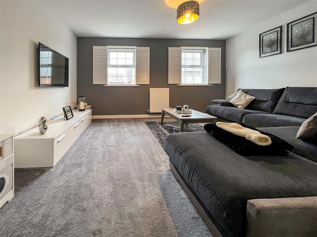 Living room 2.jpg