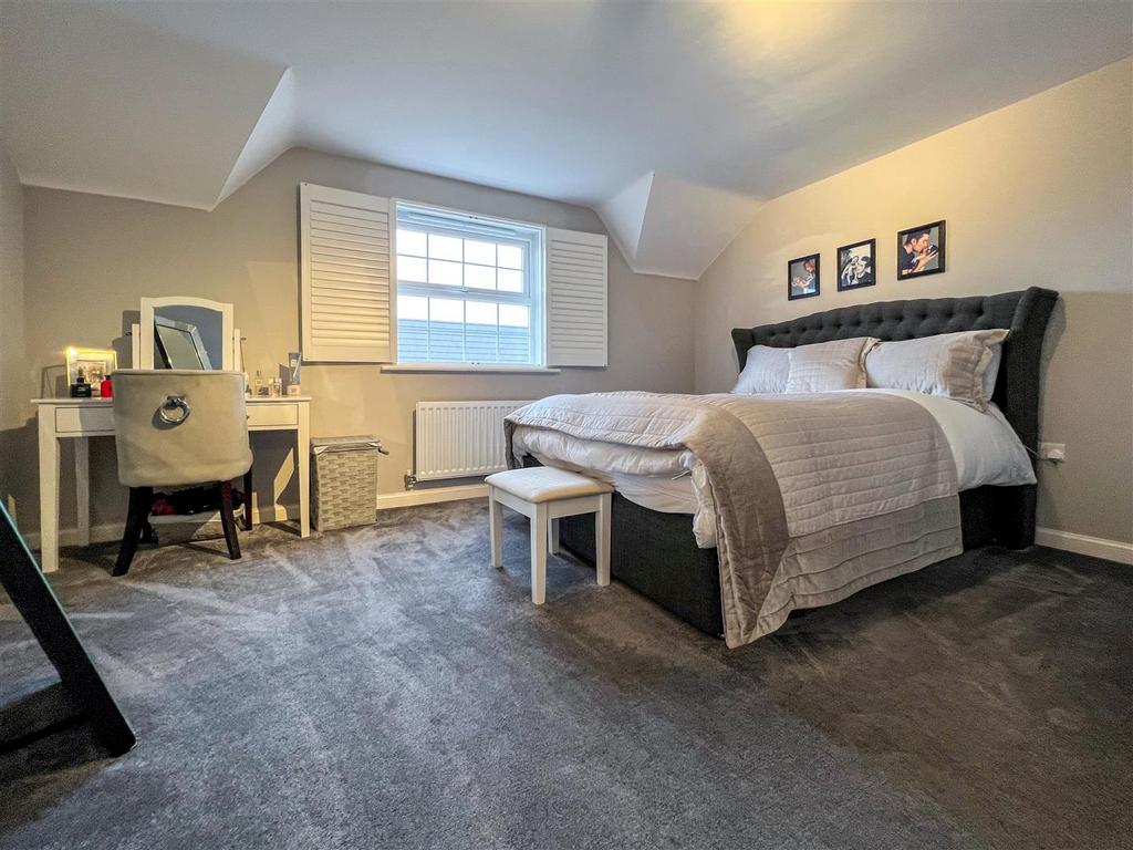 Bed 1.jpg