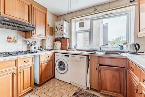 2 bedroom apartment for sale, Windsor Court, Leeds, West Yorkshire