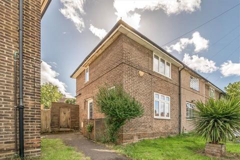 17 Ballamore Road, Bromley, BR1 5LN