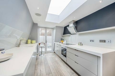 2 bedroom flat for sale, Burnthwaite Road, London SW6