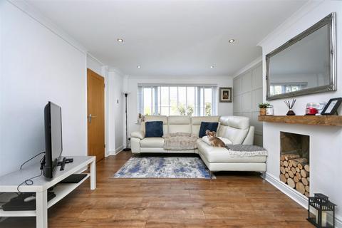 3 bedroom terraced house for sale, Saxby Close, Eastbourne