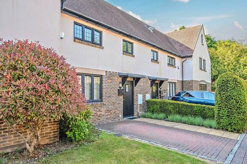 8 Dacre Close, Chipstead, Coulsdon, CR5 3FF