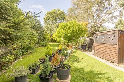 3 bedroom terraced house for sale, Welland Avenue, Gartree, Market Harborough