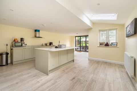 3 bedroom detached house for sale, Church End, Haddenham
