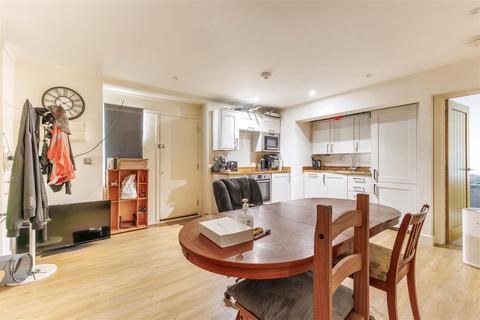 2 bedroom ground floor flat for sale, Flat 1 Riverside Lodge, Clifford Road, Clifford Chambers, Stratford-Upon-Avon
