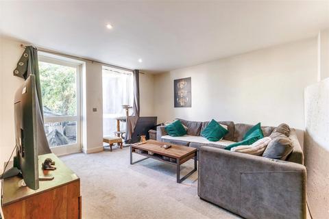 2 bedroom ground floor flat for sale, Flat 1 Riverside Lodge, Clifford Road, Clifford Chambers, Stratford-Upon-Avon