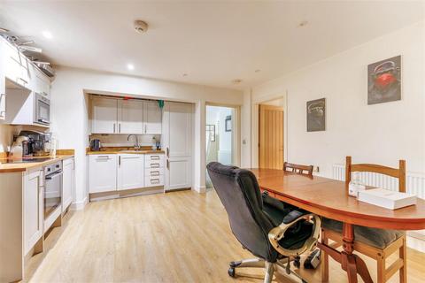 2 bedroom ground floor flat for sale, Flat 1 Riverside Lodge, Clifford Road, Clifford Chambers, Stratford-Upon-Avon