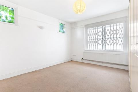 1a Alexander Mews, London, W2 5NX