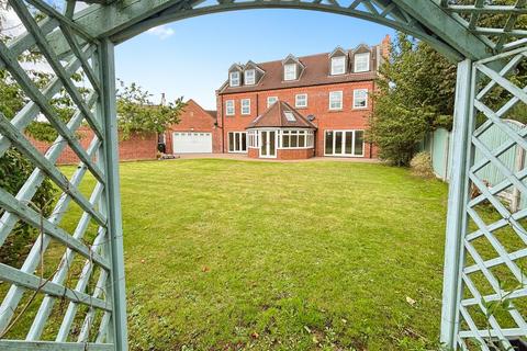 6 bedroom detached house for sale, Main Street, Doncaster DN7