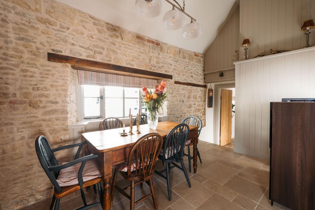 Dining Room/Bar