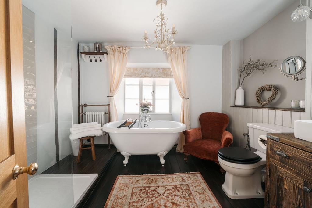 First Floor Bathroom