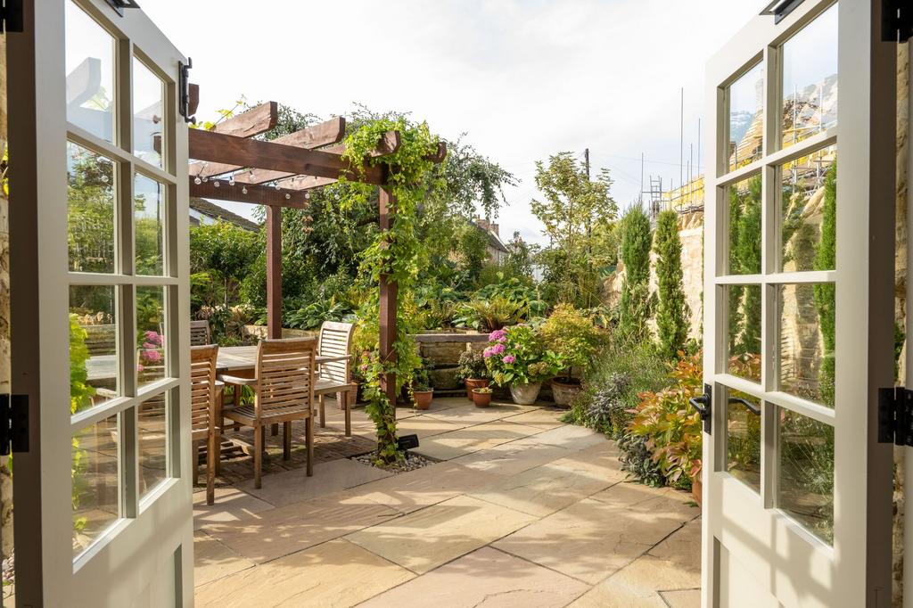 Courtyard Garden
