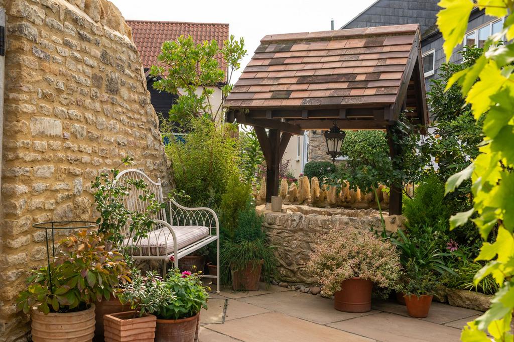 Courtyard Garden