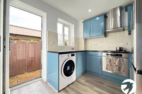 18 Amblecote Meadows, London, SE12 9TA