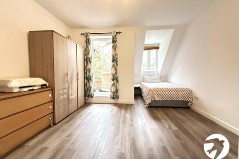 18 Amblecote Meadows, London, SE12 9TA