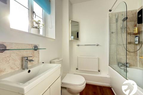 18 Amblecote Meadows, London, SE12 9TA