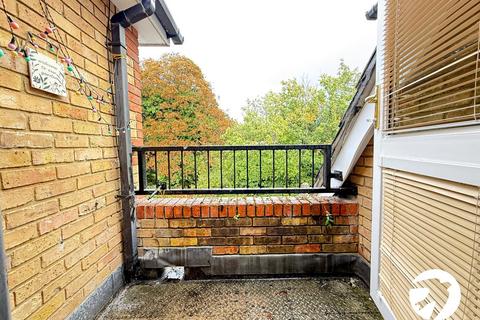 18 Amblecote Meadows, London, SE12 9TA