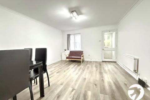 18 Amblecote Meadows, London, SE12 9TA