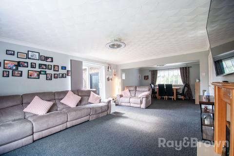 27 Chartwell Drive, Lisvane, Cardiff, CF14 0EZ