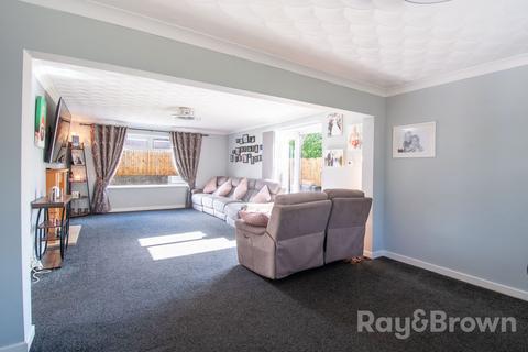 27 Chartwell Drive, Lisvane, Cardiff, CF14 0EZ