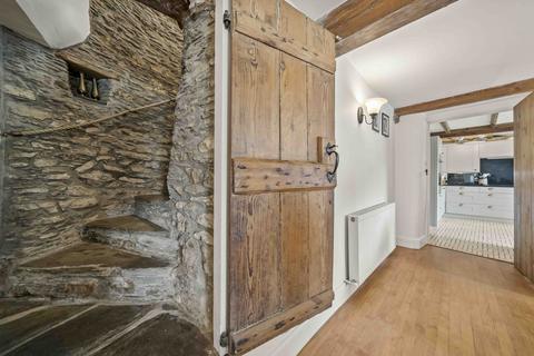 undefined, Kernborough, Kingsbridge