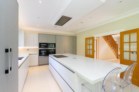 Albany Heath Road, Oxshott, Leatherhead, KT22 0NN