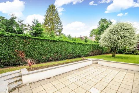 4 bedroom detached house to rent, Oak Tree Close, Virginia Water, Surrey, GU25