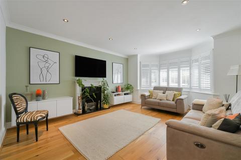 undefined, Great Tattenhams, Epsom