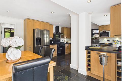 5 bedroom detached house for sale, Ingrave Road, Brentwood, Essex, CM13