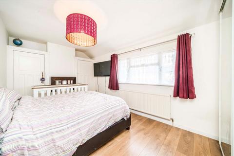 undefined, Townholm Crescent, London W7