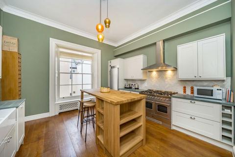 3 bedroom flat to rent, Warwick Square, London SW1V