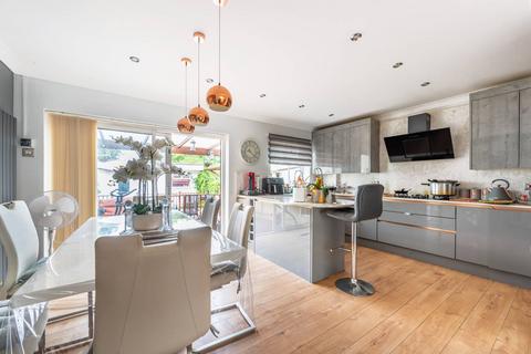 undefined, Court Farm Road, Northolt, UB5