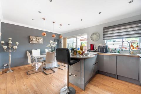 undefined, Court Farm Road, Northolt, UB5