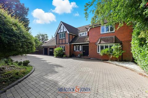 5 bedroom detached house for sale, Heronway, Hutton Mount, Brentwood