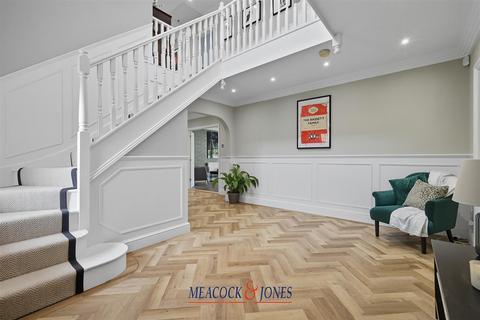 5 bedroom detached house for sale, Heronway, Hutton Mount, Brentwood