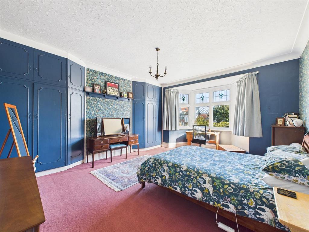 Bed 1.jpg