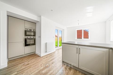 4 bedroom detached house for sale, Bronze Barrow Way, Bramford, IP8