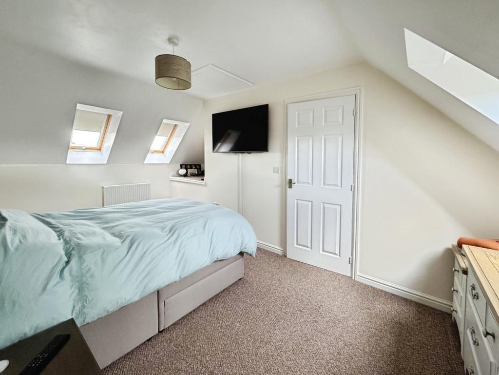 Bedroom-337395.jpg