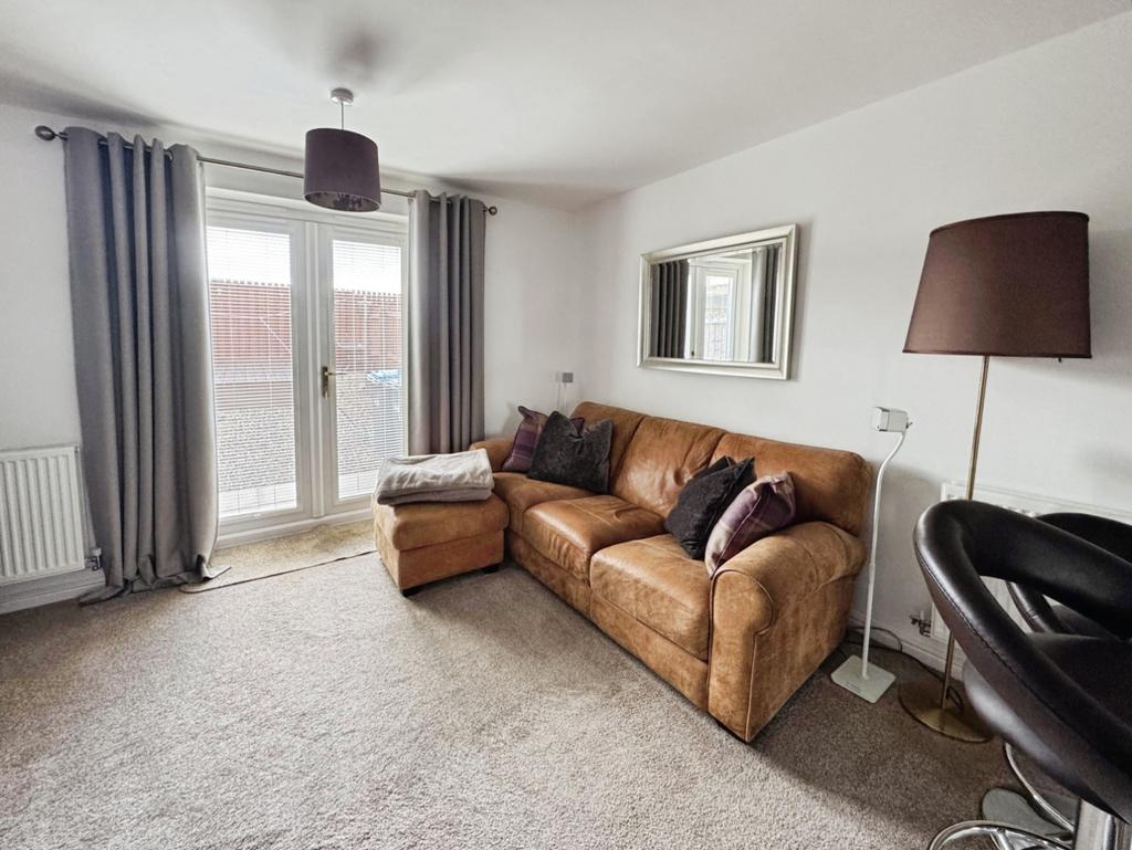 Living room-337395.jpg