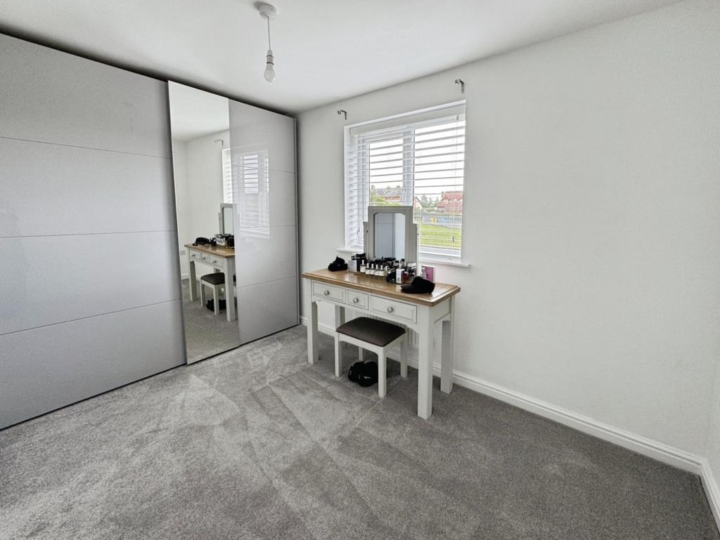 Bedroom-337395.jpg