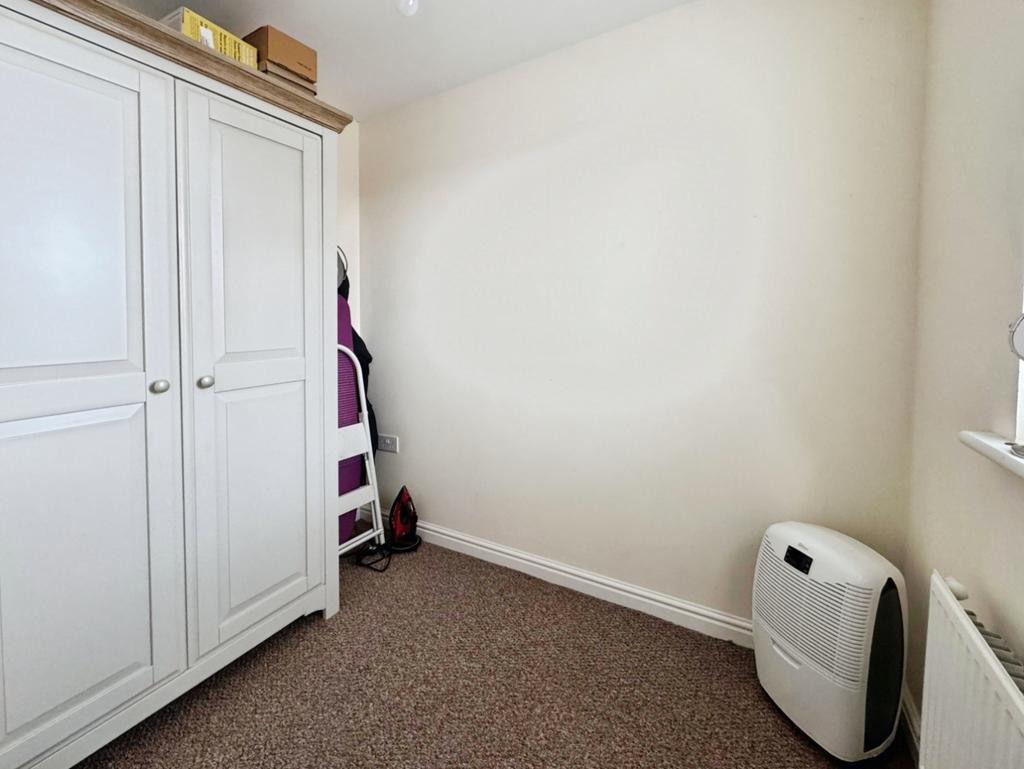 Bedroom-337395.jpg