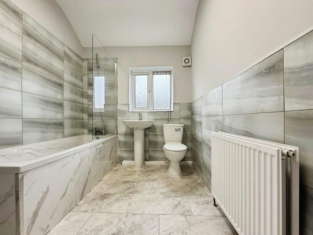 Pbox-bathroom-337311.jpg