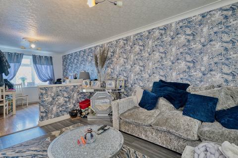 7 Stokesley Walk, Grimsby, DN37 9BH