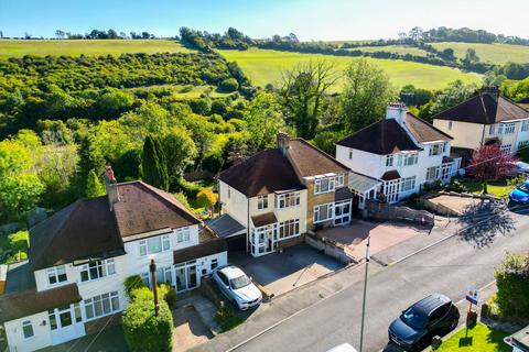 46 Newstead Rise, Caterham, CR3 6RR