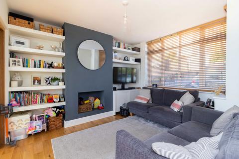 46 Newstead Rise, Caterham, CR3 6RR