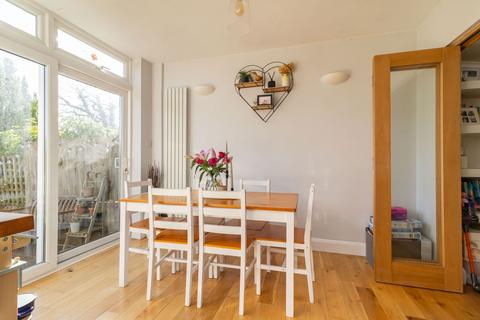 46 Newstead Rise, Caterham, CR3 6RR