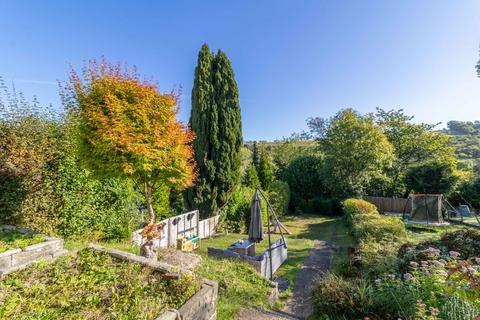 46 Newstead Rise, Caterham, CR3 6RR