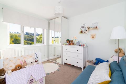 46 Newstead Rise, Caterham, CR3 6RR