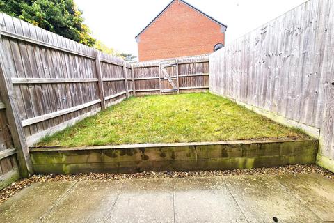 2 bedroom house to rent, Gold Hill Court, Wigston